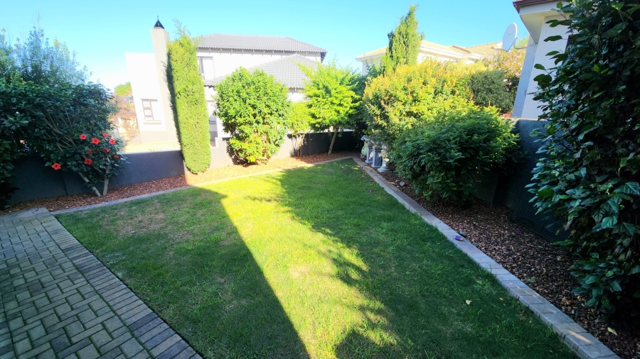 4 Bedroom Property for Sale in Hartenbos Heuwels Western Cape